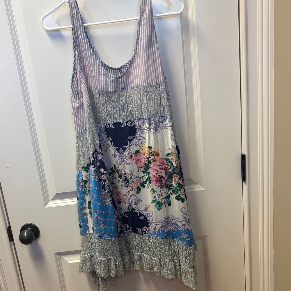 Sleeveless flowy top